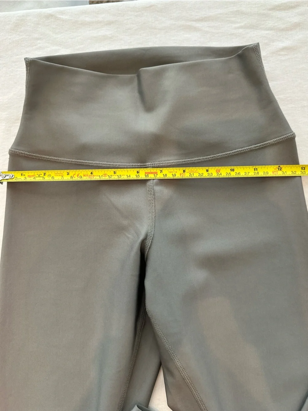 ALO Yoga High-Rise Leggings in Gray